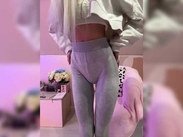 HollyPolly111 live cam on BongaCams