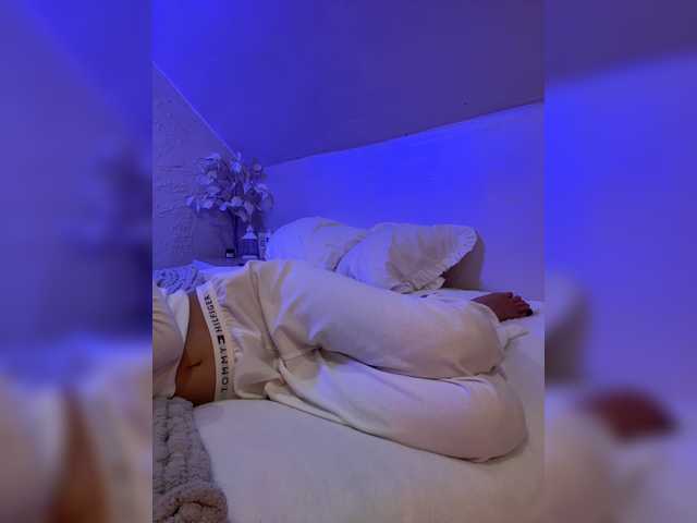 HollyPolly111 live cam