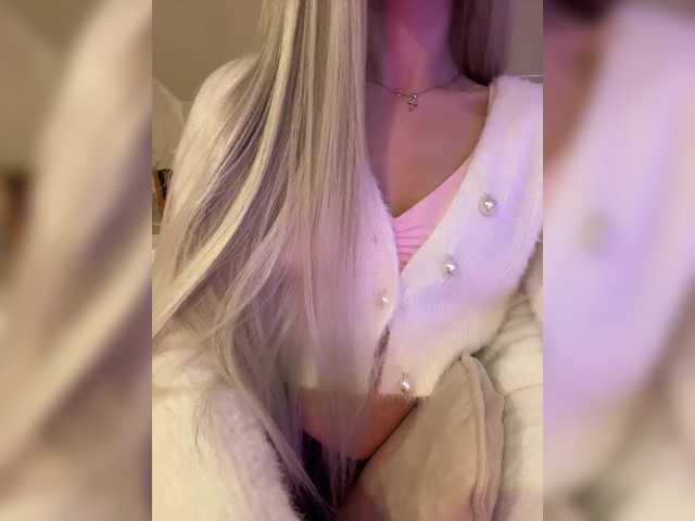 HollyPolly111's BongaCams show and profile