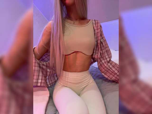 PauLiiine live cam preview