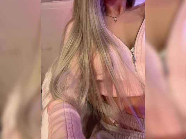 HollyPolly111's BongaCams show and profile