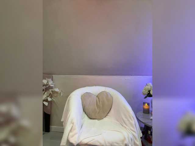 HollyPolly111's BongaCams show and profile