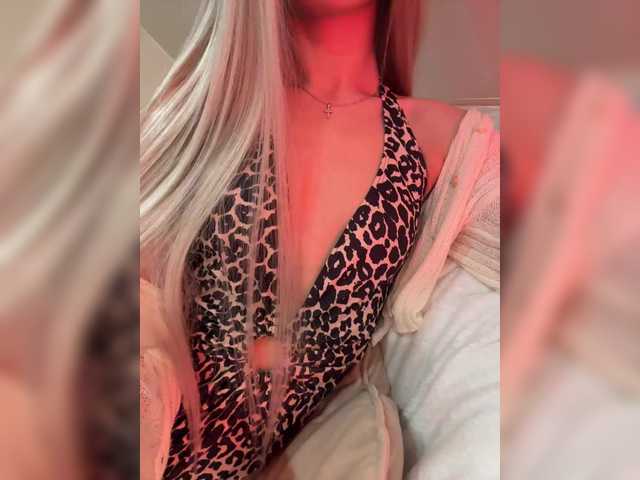 HollyPolly111's BongaCams show and profile