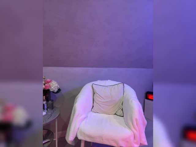  HollyPolly111 chat room