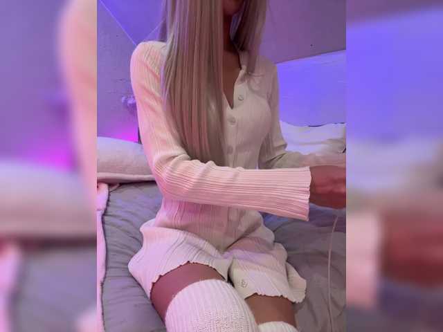 HollyPolly111 live cam on BongaCams