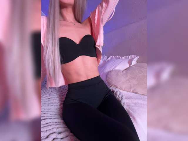 HollyPolly111 live cam on BongaCams