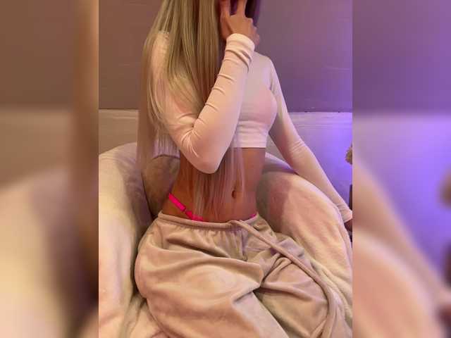 HollyPolly111's BongaCams show and profile