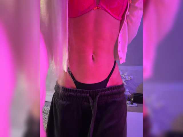 HollyPolly111 live cam on BongaCams