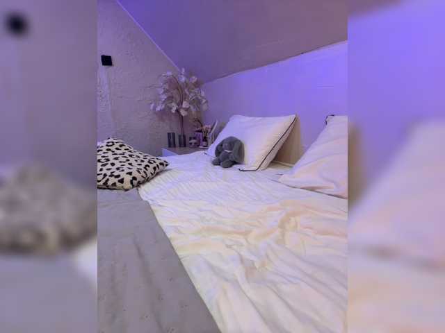 HollyPolly111 live cam on BongaCams