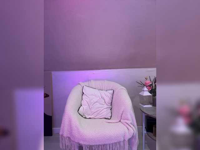 hollypolly111 cam belle