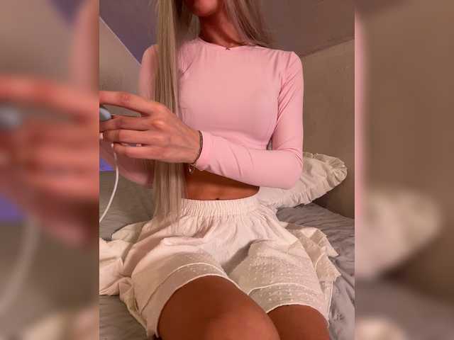 HollyPolly111 live cam on BongaCams