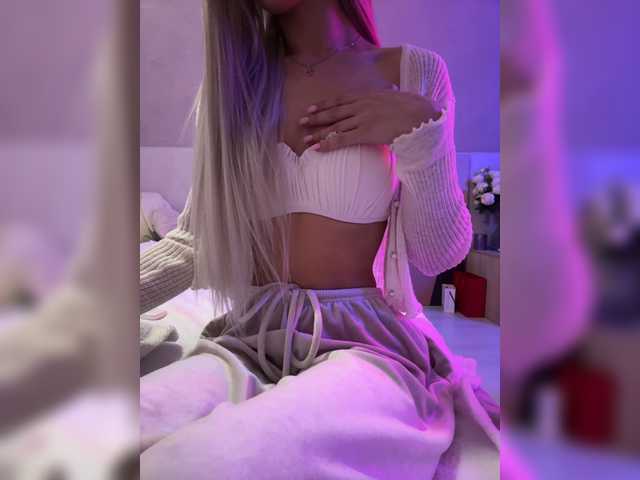 HollyPolly111 live cam on BongaCams