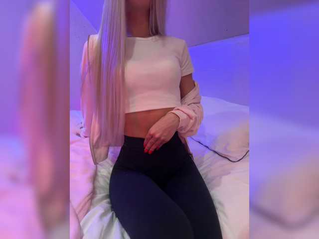 HollyPolly111, live now on BongaCams