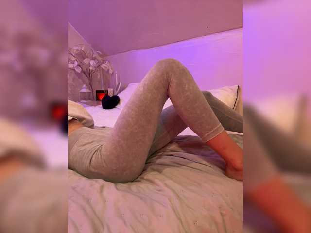 HollyPolly111 live cam on BongaCams