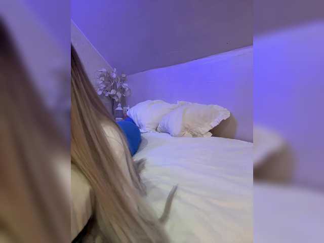 HollyPolly111 live cam on BongaCams