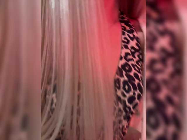 HollyPolly111's BongaCams show and profile