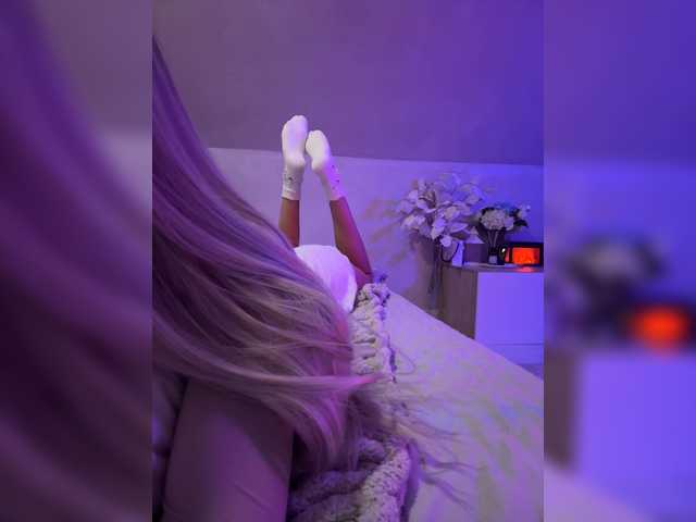 HollyPolly111 live cam on BongaCams