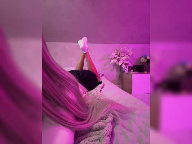 HollyPolly111 live cam on BongaCams