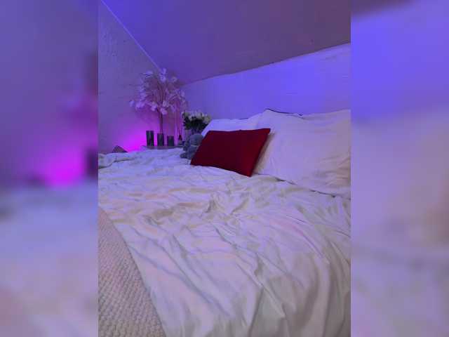 HollyPolly111 live cam on BongaCams