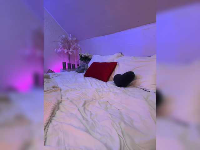 HollyPolly111 live cam on BongaCams