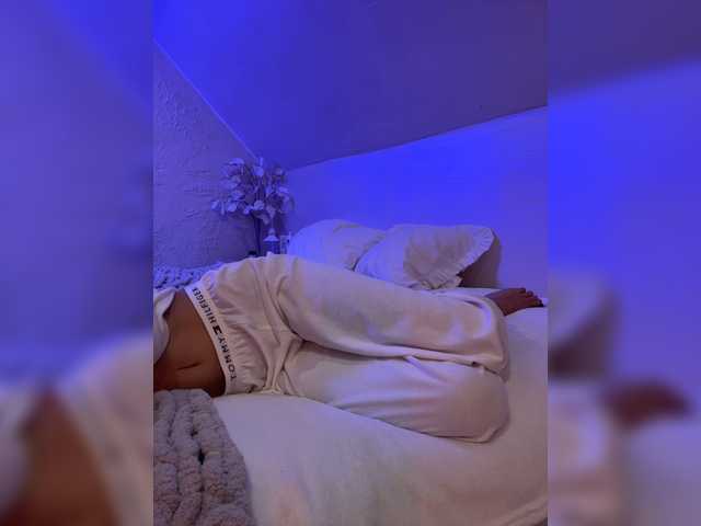 HollyPolly111 live cam