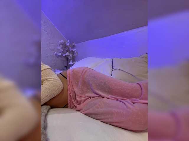HollyPolly111 live cam on BongaCams