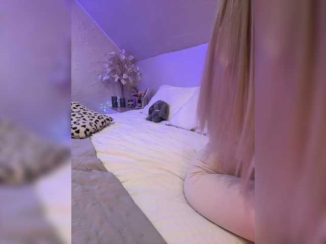 HollyPolly111 live cam on BongaCams