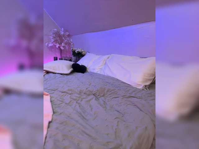 HollyPolly111 live cam on BongaCams