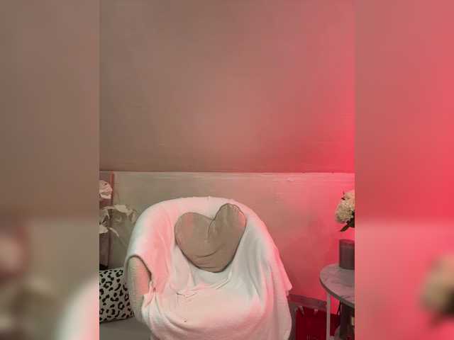 HollyPolly111's BongaCams show and profile