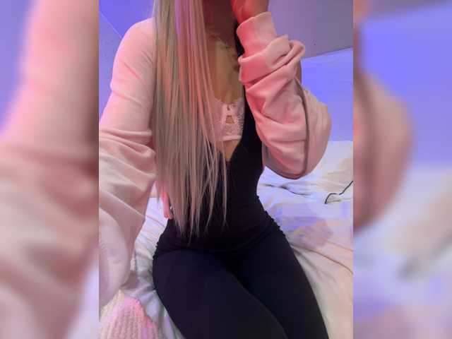 HollyPolly111 live cam on BongaCams