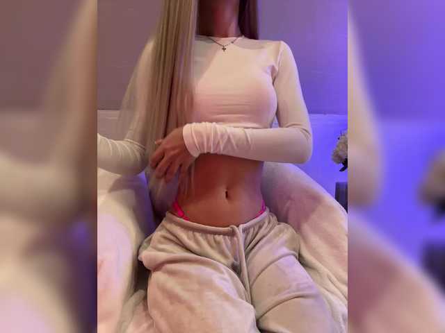 HollyPolly111's BongaCams show and profile