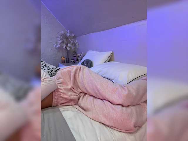 HollyPolly111 live cam on BongaCams