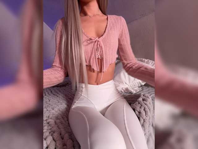 HollyPolly111 live cam on BongaCams