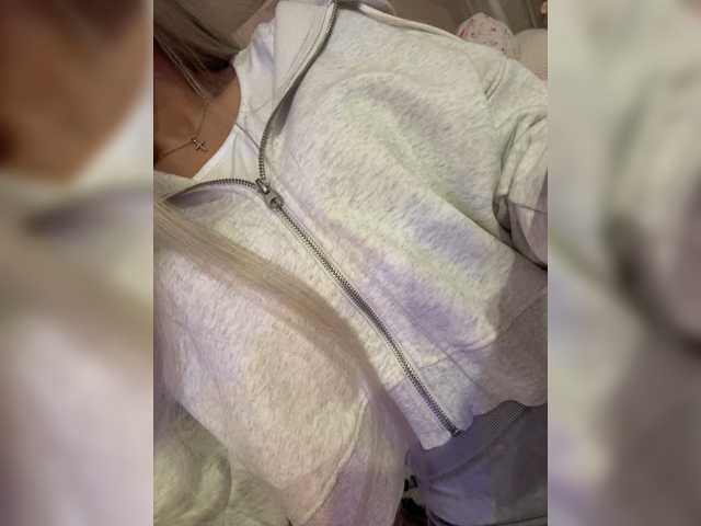 HollyPolly111 live cam on BongaCams
