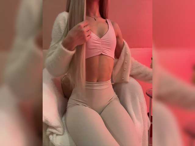 HollyPolly111's BongaCams show and profile