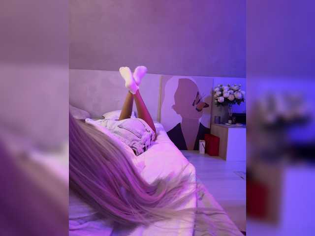 HollyPolly111 live cam on BongaCams