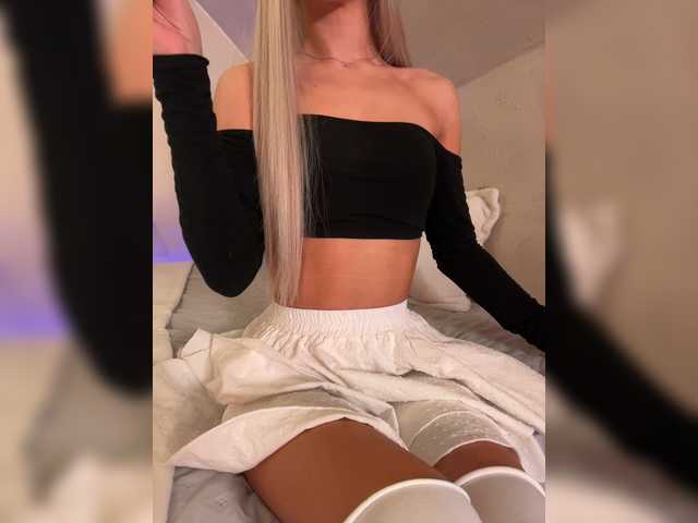 HollyPolly111 live cam on BongaCams
