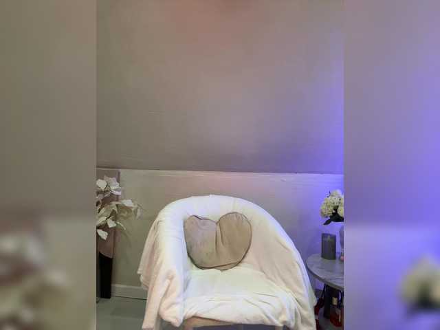 HollyPolly111's BongaCams show and profile