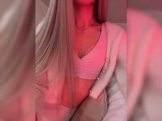 HollyPolly111's BongaCams show and profile