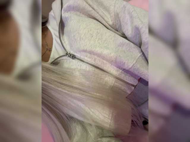 HollyPolly111 live cam on BongaCams