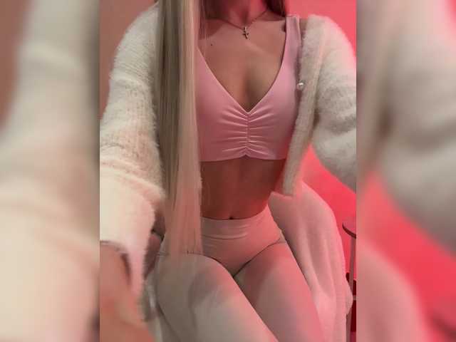 HollyPolly111's BongaCams show and profile