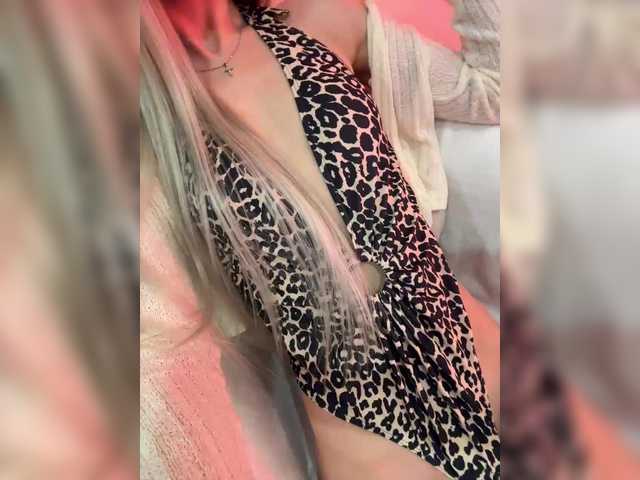 HollyPolly111's BongaCams show and profile