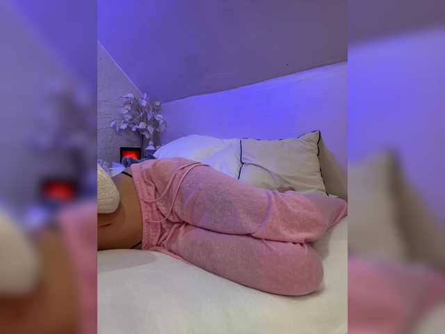 HollyPolly111 live cam on BongaCams