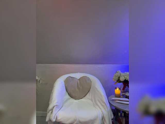 HollyPolly111's BongaCams show and profile