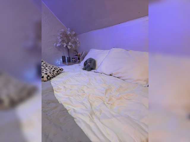 HollyPolly111 live cam on BongaCams