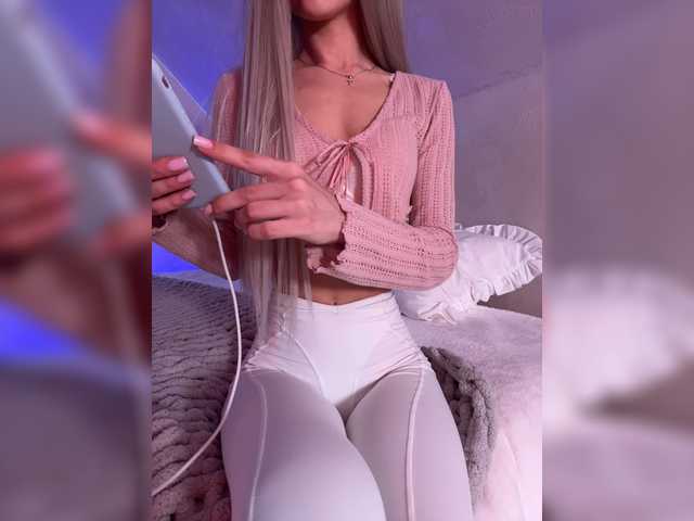 HollyPolly111 live cam