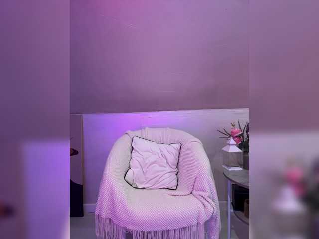 HollyPolly111 live cam on BongaCams