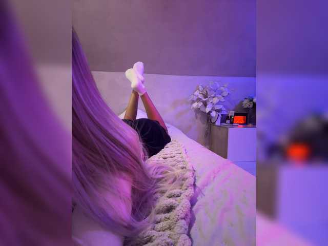 HollyPolly111 live cam on BongaCams