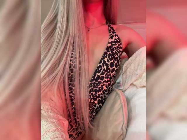 HollyPolly111's BongaCams show and profile