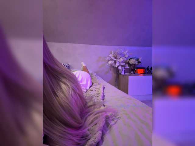 HollyPolly111 live cam on BongaCams